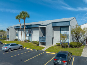 The Meadows in St. Petersburg, FL - Foto de edificio - Building Photo