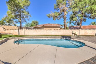 2240 Grayson Cir in Henderson, NV - Building Photo - Building Photo