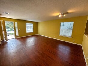 113 Orange Tree Ln in Georgetown, TX - Building Photo - Building Photo