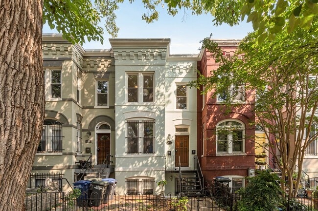 1037 5th St NE in Washington, DC - Building Photo - Building Photo