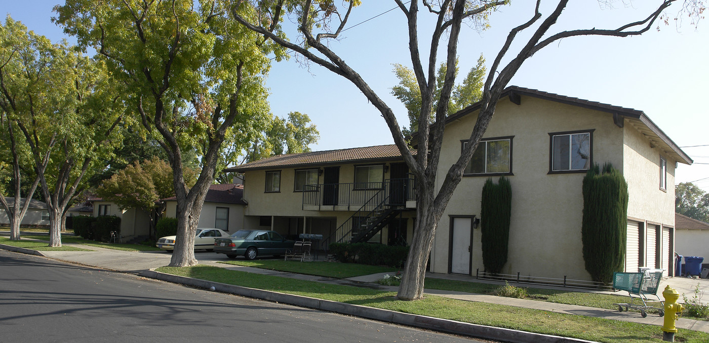 1840 U St in Merced, CA - Building Photo