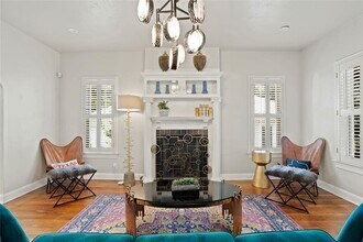 2106 Kenwood Ave in Austin, TX - Building Photo - Building Photo