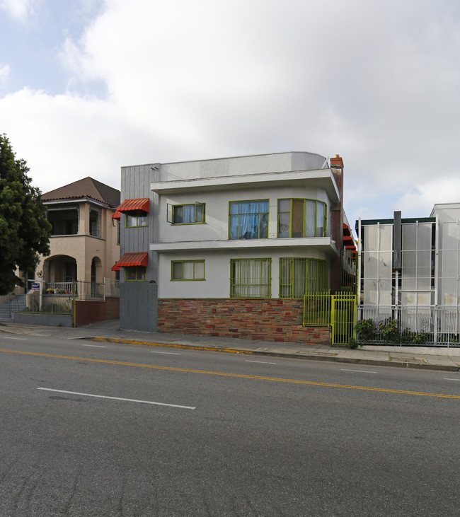 2786 W 8th St in Los Angeles, CA - Foto de edificio - Building Photo