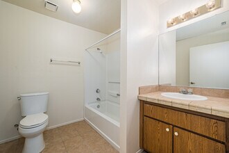 Willow Run Apartments in Carmichael, CA - Foto de edificio - Interior Photo