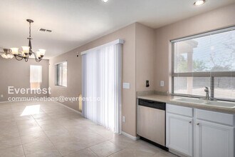 42581 W Michaels Dr in Maricopa, AZ - Building Photo - Building Photo