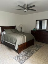 147 N Kendall Dr in Miami, FL - Building Photo