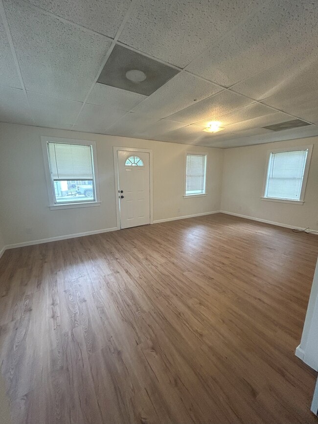 920 Pacific Ave in Osawatomie, KS - Building Photo - Building Photo