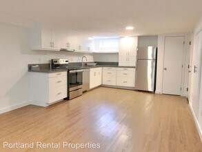 5144 NE Flanders St in Portland, OR - Building Photo - Building Photo