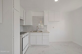 1725 Court St in Los Angeles, CA - Building Photo - Building Photo