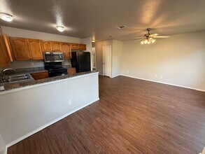 725 Claremont Pkwy in Marble Falls, TX - Building Photo - Building Photo