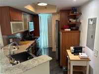 110 Washington Ave, Unit 2421 in Miami Beach, FL - Building Photo - Building Photo