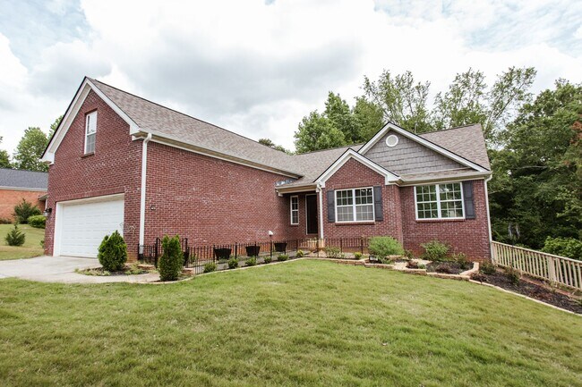 137 Bristol Woods Dr in Athens, GA - Foto de edificio - Building Photo