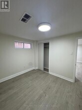 44 Royal Orchard Blvd in Markham, ON - Building Photo - Building Photo