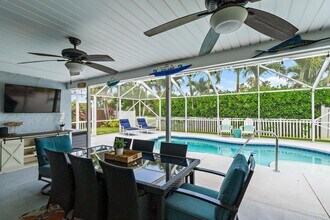 9674 Dogwood Ave in Palm Beach Gardens, FL - Foto de edificio - Building Photo