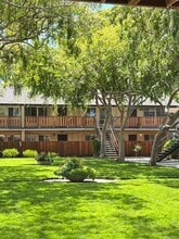 3001 Los Prados St, Unit 104 in San Mateo, CA - Building Photo - Building Photo