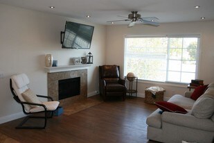 33 Oxford, Unit 33 in Irvine, CA - Building Photo