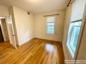 31 Edison Grn, Unit 1 in Boston, MA - Building Photo - Building Photo