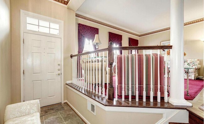 41875 Cinnabar Sq in Stone Ridge, VA - Building Photo - Building Photo