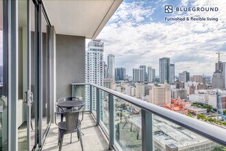 230 NE 4th St in Miami, FL - Building Photo - Building Photo