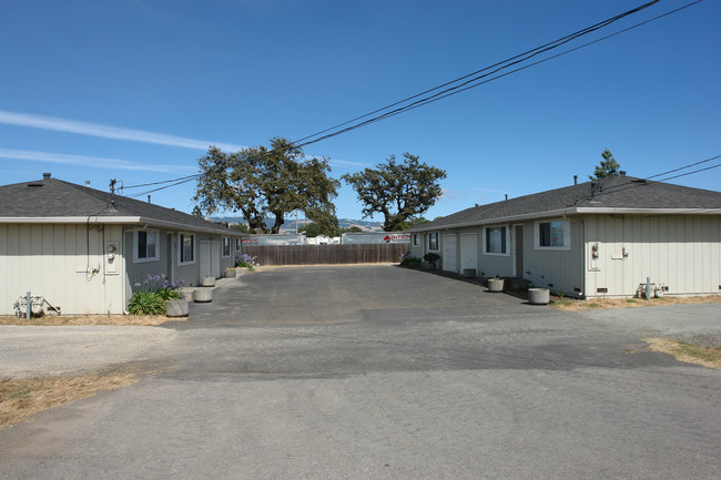 5770 Locust Ave in Cotati, CA - Building Photo - Building Photo