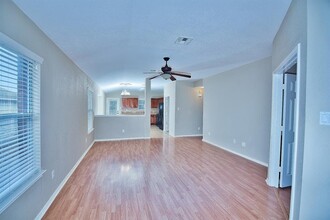 2439 Pearson Way in Round Rock, TX - Foto de edificio - Building Photo