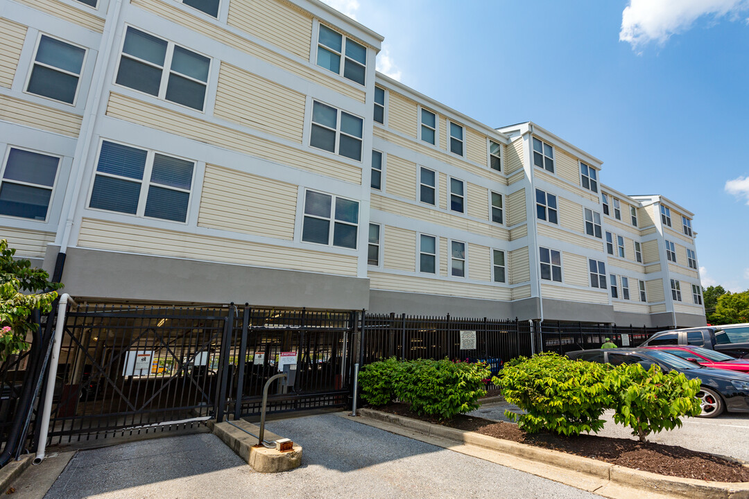 Glen Burnie Town Apartments in Glen Burnie, MD - Building Photo