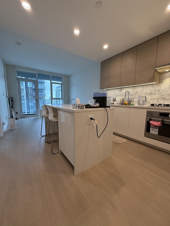 2108 Gilmore Ave in Burnaby, BC - Building Photo - Building Photo