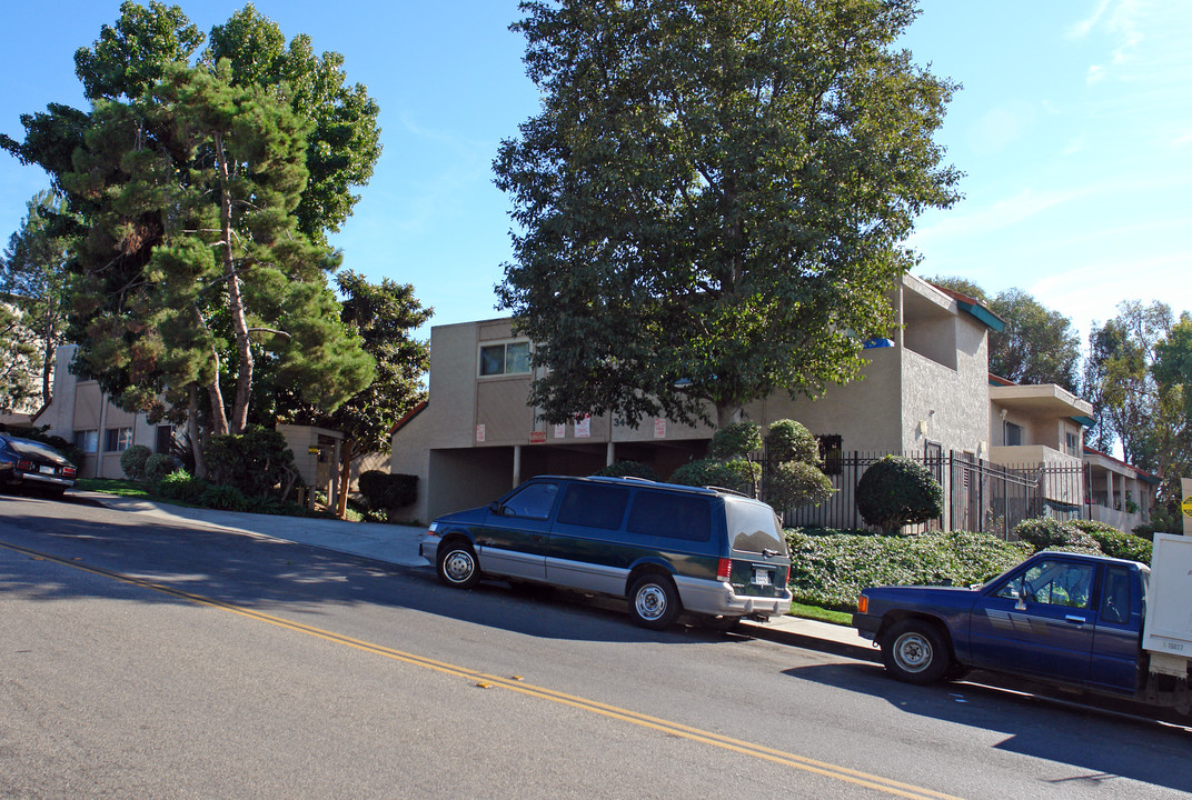 Capalina Pines in San Marcos, CA - Building Photo