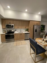 310 NE 2nd Ct, Unit A2 in Dania Beach, FL - Building Photo - Building Photo