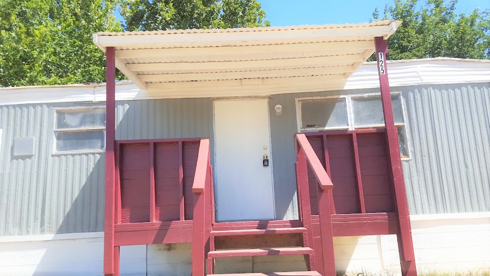 7331 4th St in Lubbock, TX - Building Photo