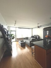 1200 W Monroe St, Unit 718 in Chicago, IL - Building Photo - Building Photo