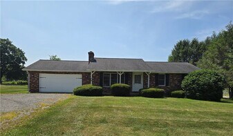 719 W Old Rte 422 in Butler, PA - Building Photo