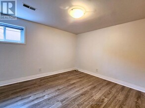 1993 Carrera Ln in Mississauga, ON - Building Photo - Building Photo