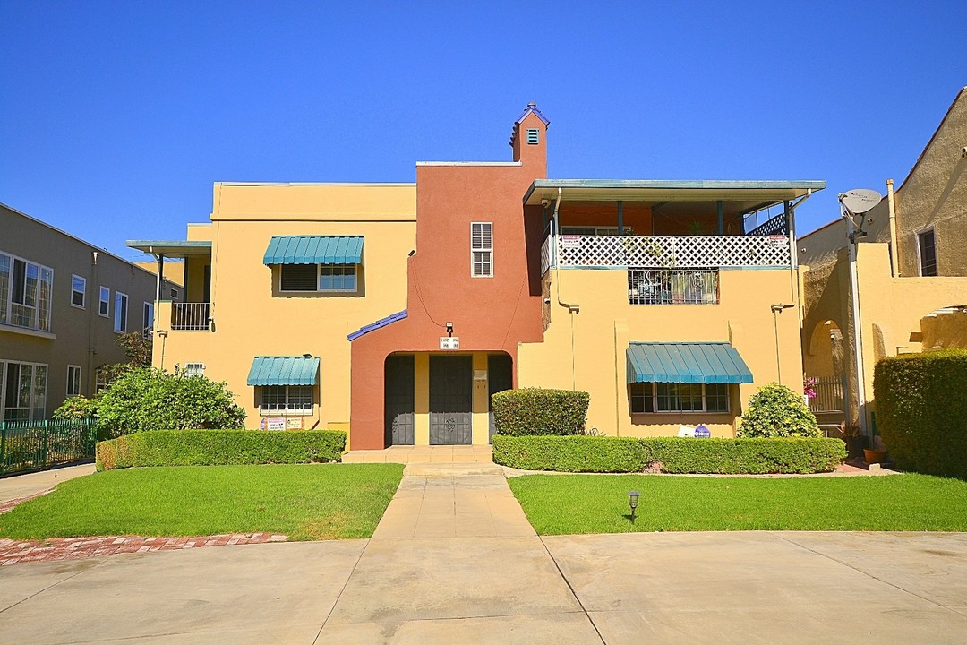 125 S New Hampshire Ave in Los Angeles, CA - Foto de edificio