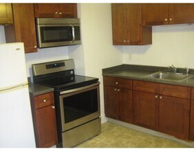 4 Town House Square-Unit -1 in Marblehead, MA - Building Photo - Building Photo