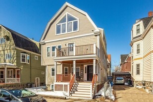 82 Pearson Ave, Unit 3 in Somerville, MA - Building Photo