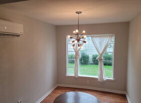 1528 Steves Ave in San Antonio, TX - Building Photo