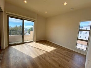 5827 Carlton Way, Unit 304 in Los Angeles, CA - Building Photo - Building Photo