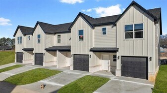 1700 Cuppett Cir in Pea Ridge, AR - Building Photo