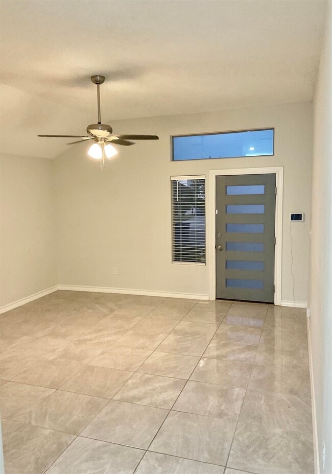 5412 Capilla St in Laredo, TX - Building Photo - Building Photo