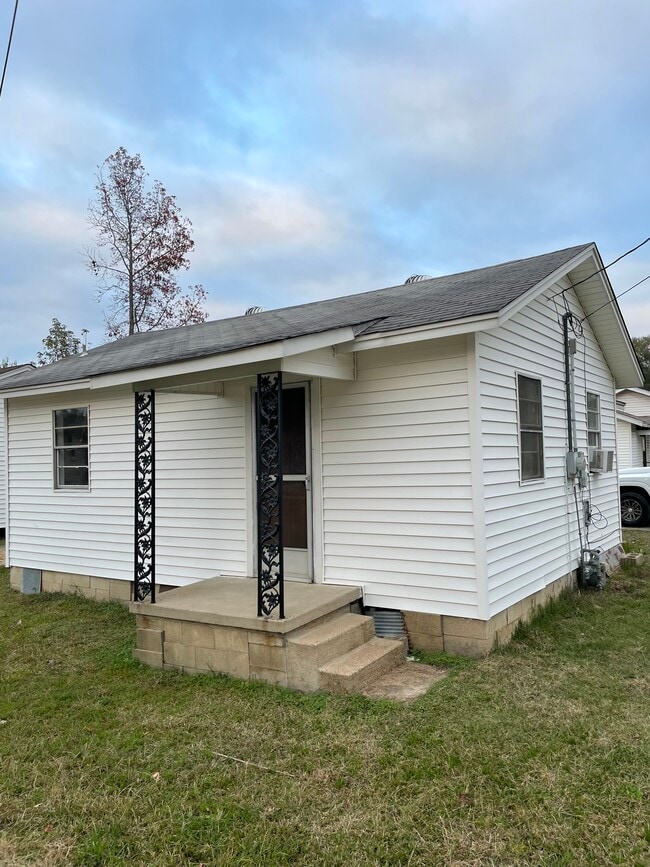 1312 Faith St in Malvern, AR - Building Photo - Building Photo