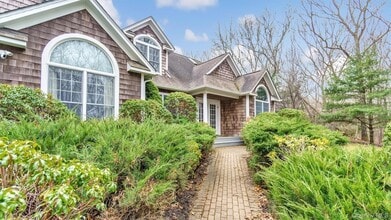 1557 Millstone Rd in Sag Harbor, NY - Building Photo - Building Photo