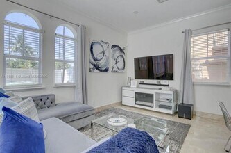 601 NE 11th Ave in Fort Lauderdale, FL - Building Photo - Building Photo