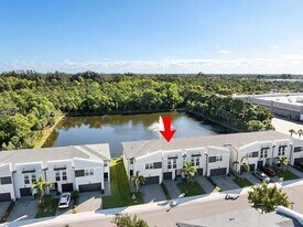 3939 SE Mentmore Ln in Stuart, FL - Building Photo