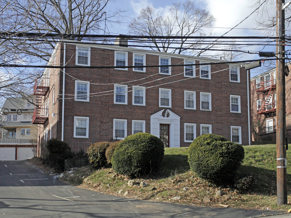 376-380 Claremont Ave in Montclair, NJ - Foto de edificio