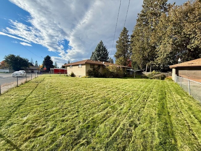 property at 6704 N Wall St