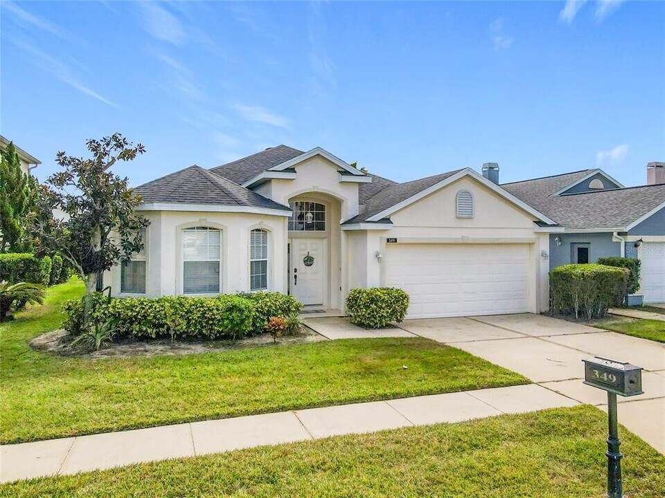 349 Oxford Dr in Davenport, FL - Building Photo