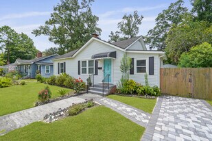 307 E 57th St in Savannah, GA - Building Photo