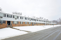 Utica Park Apartments in Utica, MI - Foto de edificio - Building Photo