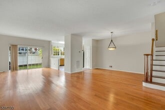 17 Wildflower Ln in Morristown, NJ - Building Photo - Building Photo